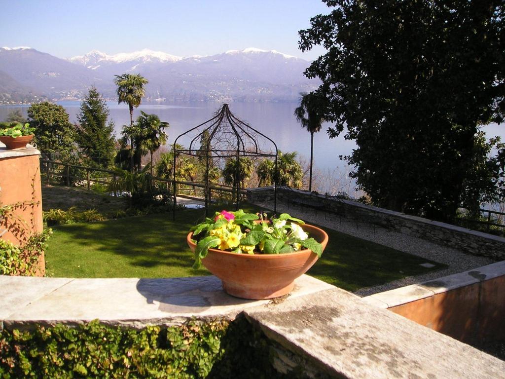 Relais Villa Margherita Oggebbio Exterior photo